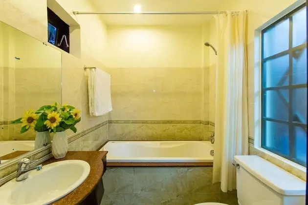 Deluxe Tek Büyük veya İki Ayrı Yataklı Oda, Bahçe Manzaralı, Bahçeli