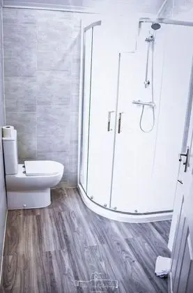Tek Büyük Yataklı Oda, Banyolu/Duşlu