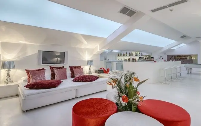 Madonna Suite