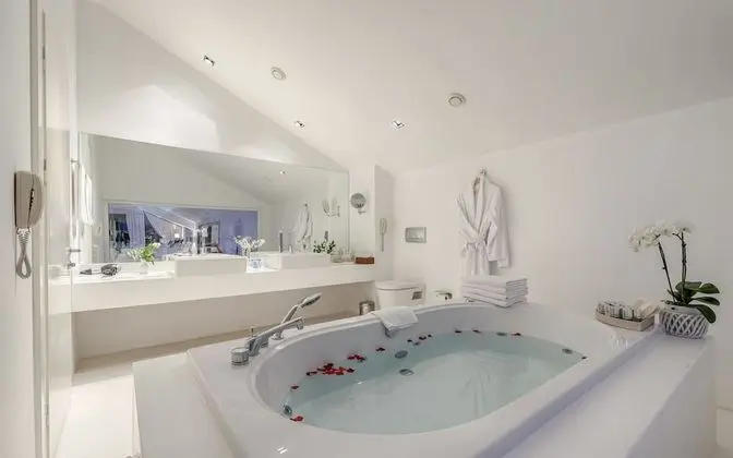 Madonna Suite