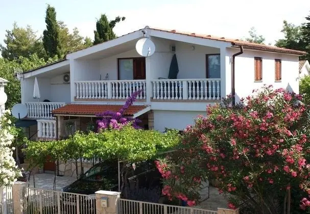 Apart Daire (Dobri - 500 m from beach - A5(2+1))