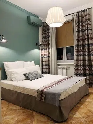 Tek Büyük Yataklı Oda, Küçük Mutfak