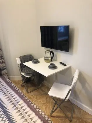 Tek Büyük Yataklı Oda, Küçük Mutfak