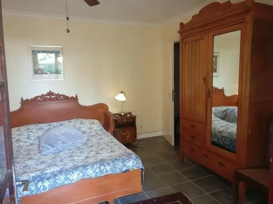 Superior Tek Büyük Yataklı Oda, Havuz Manzaralı