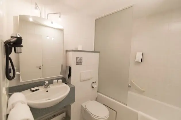 City Tek Büyük Yataklı Oda