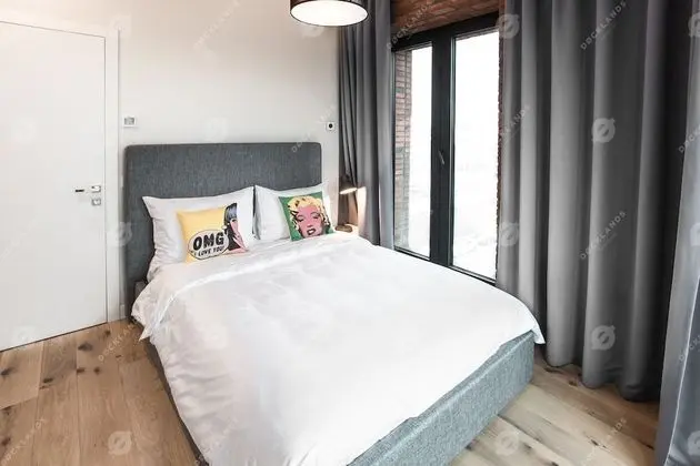 Stüdyo, Nehir Manzaralı