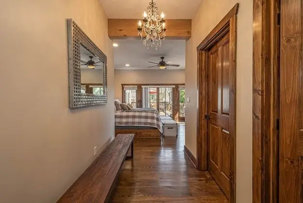 Ev, Birden Çok Yatak, Sıcak Su Havuzu