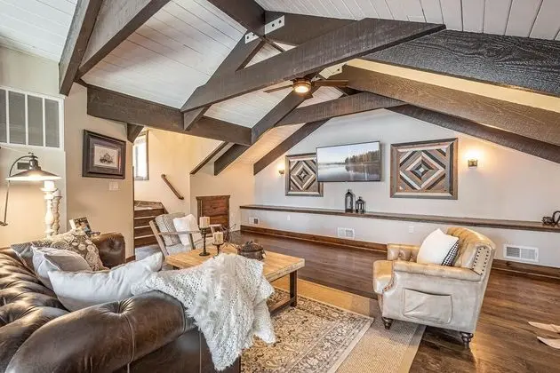 Ev, Birden Çok Yatak, Sıcak Su Havuzu