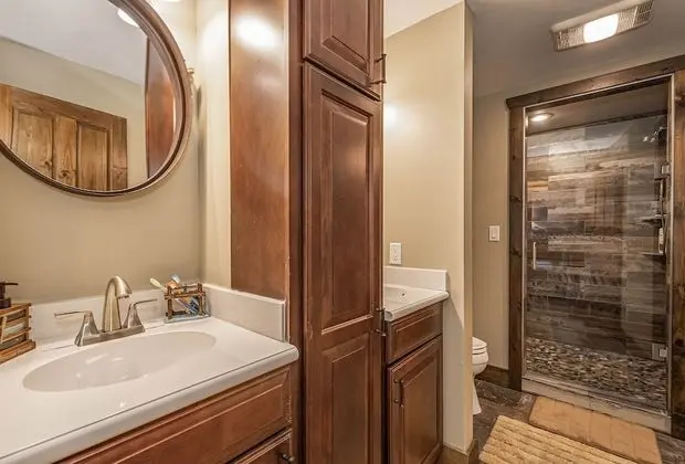 Ev, Birden Çok Yatak, Sıcak Su Havuzu