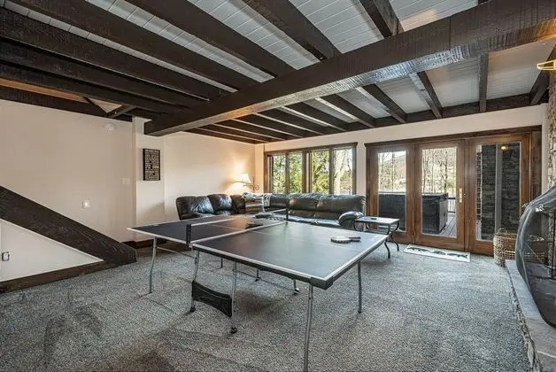 Ev, Birden Çok Yatak, Sıcak Su Havuzu