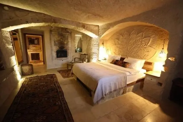 Deluxe Cave Suit, Bahçe Manzaralı, Şömineli