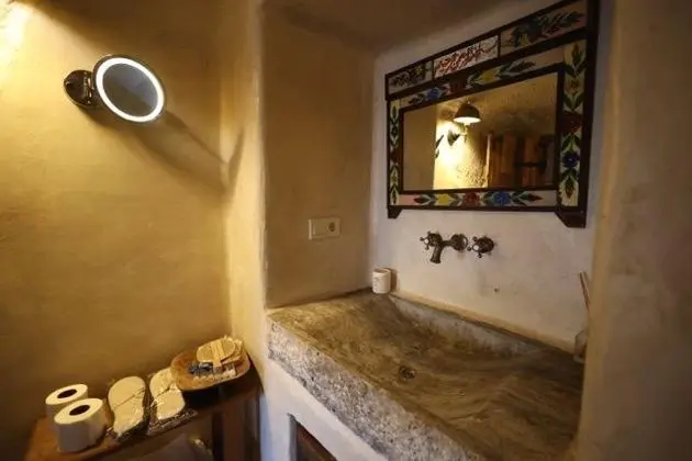 Deluxe Cave Suit, Bahçe Manzaralı, Şömineli