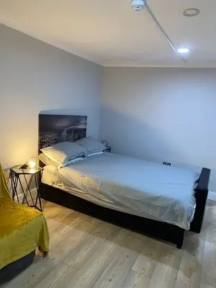 Comfort Apart Daire (1, next to tube station)