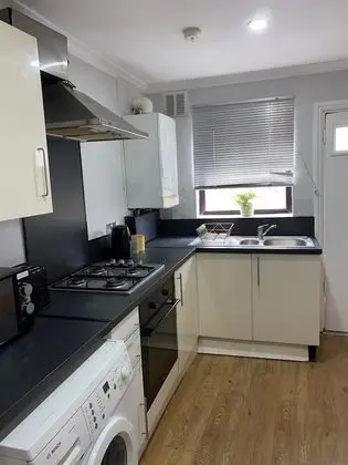 Comfort Apart Daire (1, next to tube station)