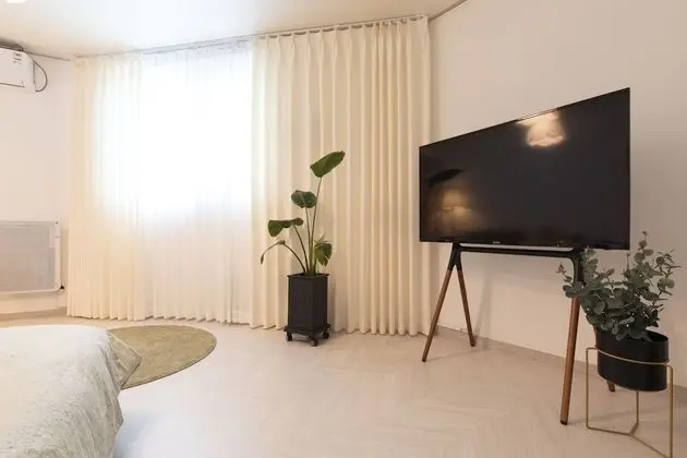 Basic Tek Büyük Yataklı Oda