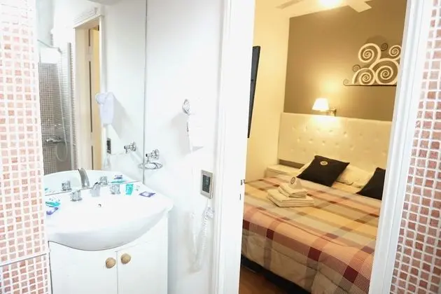 Tek Büyük Yataklı Oda, 1 Büyük (Queen) Boy Yatak