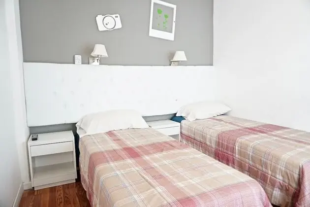 Tek Büyük Yataklı Oda, 2 Tek Kişilik Yatak