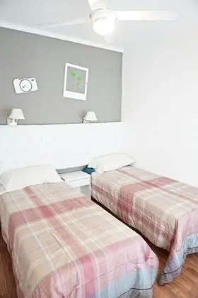 Tek Büyük Yataklı Oda, 2 Tek Kişilik Yatak