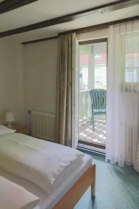Basic Tek Büyük Yataklı Oda