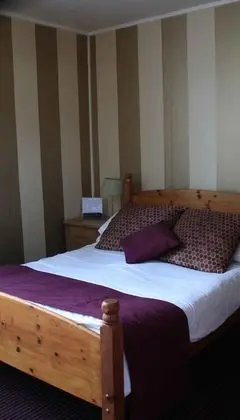 Classic Tek Büyük Yataklı Oda