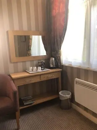 Classic Tek Büyük Yataklı Oda