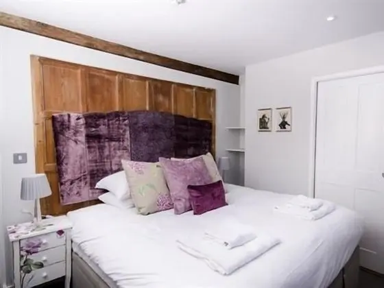 Tek Büyük veya İki Ayrı Yataklı Oda, Banyolu/Duşlu (Room 2 )