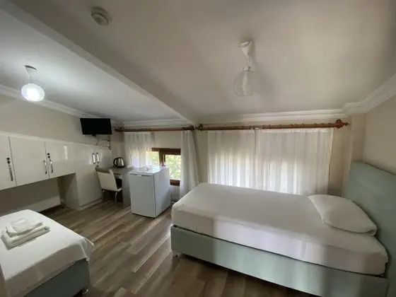 Aile Odası, Bahçe Manzaralı, Teraslı