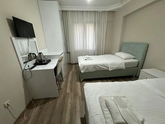 Çift Kişilik, Bahçe Manzaralı