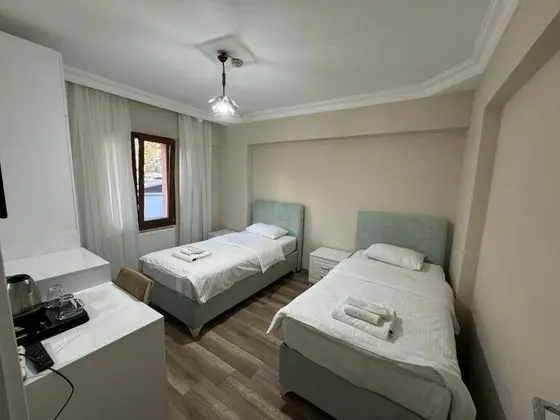 Çift Kişilik, Bahçe Manzaralı