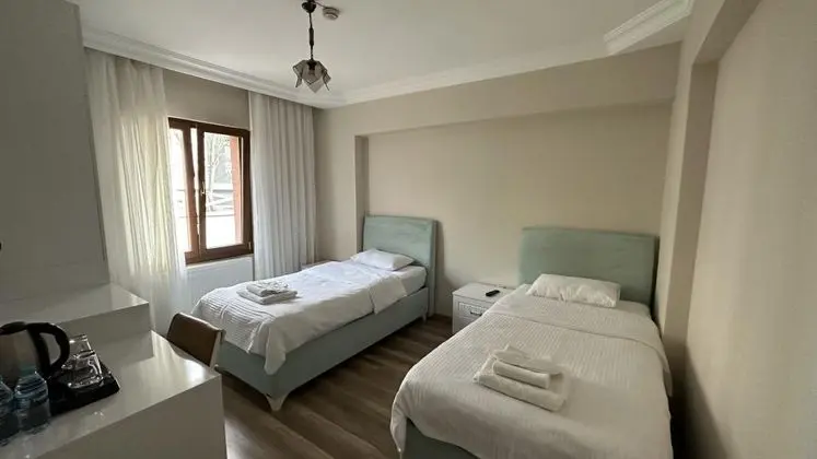 Çift Kişilik, Bahçe Manzaralı