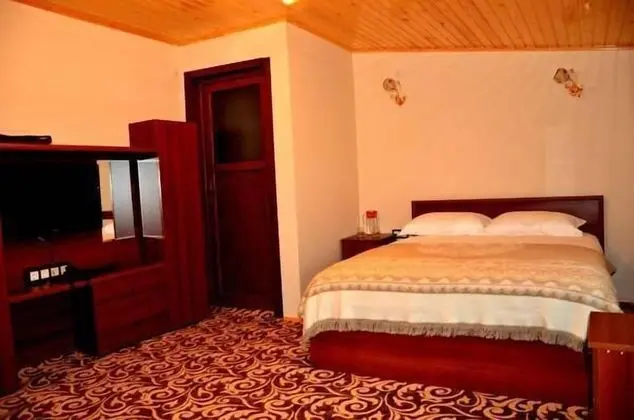 Deluxe Tek Büyük Yataklı Oda, Göl Manzaralı