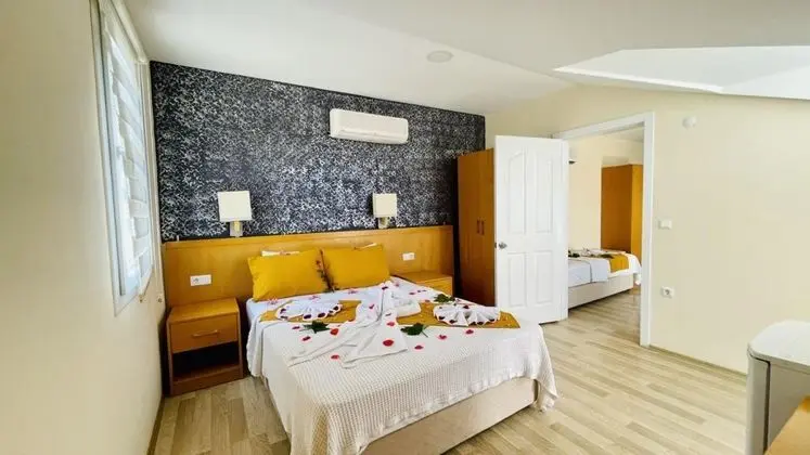 Aile Odası, Bahçe Manzaralı