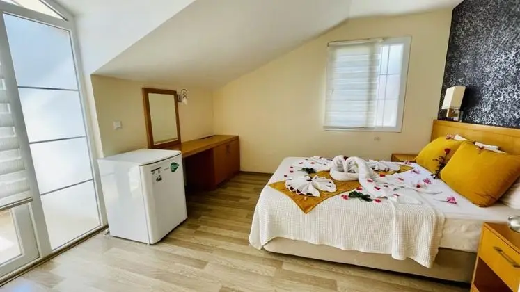 Aile Odası, Bahçe Manzaralı