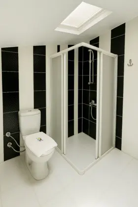 Aile Odası, Bahçe Manzaralı