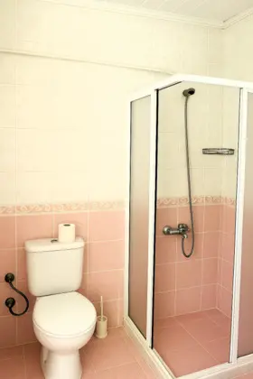 Triple, Bahçe Manzaralı