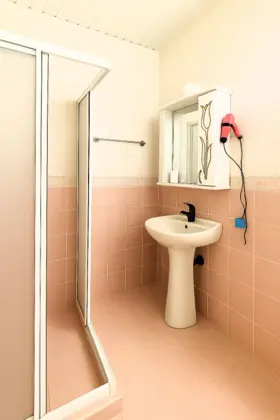 Triple, Bahçe Manzaralı