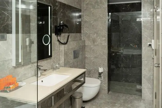 https://images.etstur.com/files/images/hotelImages/TR/51119/l/Doga-Thermal-Hotel-Oda-324338.jpg