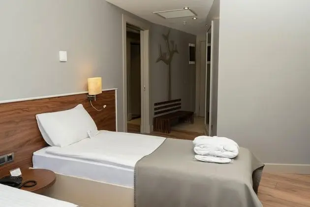 https://images.etstur.com/files/images/hotelImages/TR/51119/l/Doga-Thermal-Hotel-Oda-324340.jpg