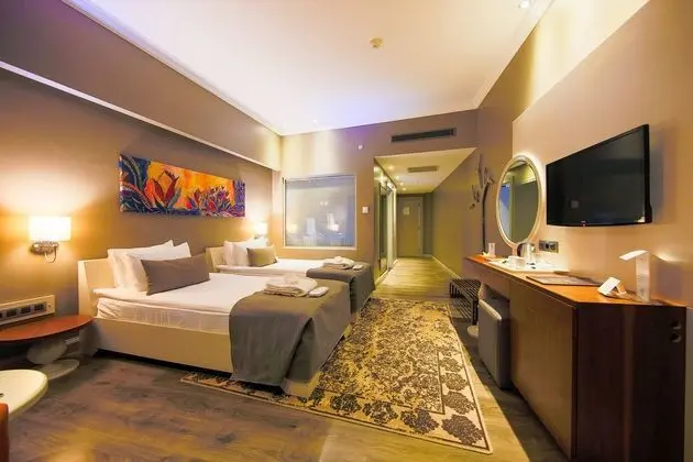 https://imagessl.etstur.com/files/images/hotelImages/TR/51119/l/Doga-Thermal-Hotel-Oda-146980.jpg