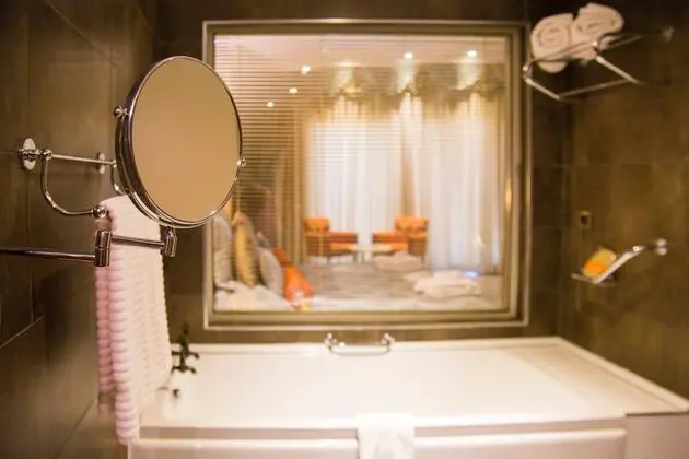 https://imagessl.etstur.com/files/images/hotelImages/TR/51119/l/Doga-Thermal-Hotel-Oda-147009.jpg