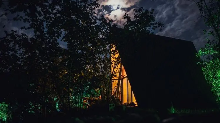 Bungalow, Dere ve Orman Manzaralı, Havuzlu