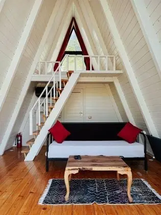 Bungalow, Dere ve Orman Manzaralı, Havuzlu
