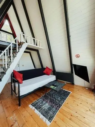 Bungalow, Dere ve Orman Manzaralı, Havuzlu