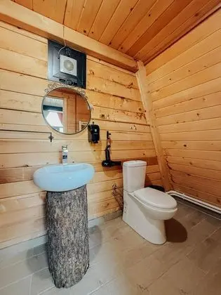 Bungalow, Dere ve Orman Manzaralı, Havuzlu