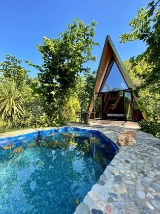 Bungalow, Dere ve Orman Manzaralı, Havuzlu