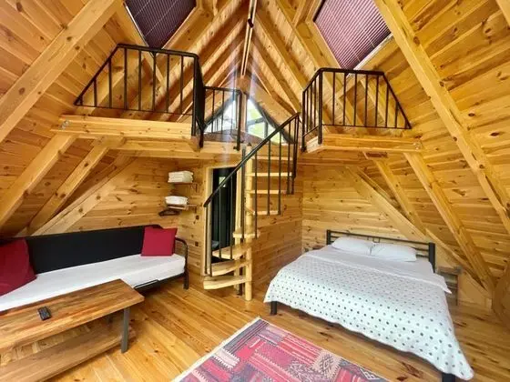 Bungalow, Dere ve Orman Manzaralı, Özel Bahçeli