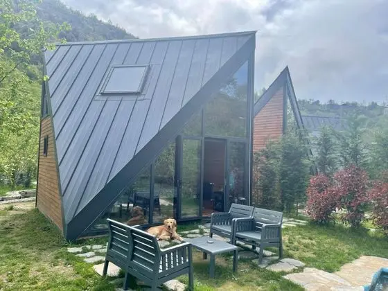 Bungalow, Dere ve Orman Manzaralı, Özel Bahçeli