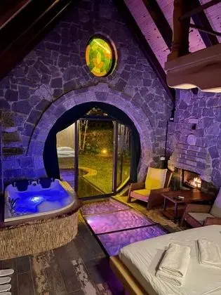Jakuzili Şömineli Bungalow, Dağ Manzaralı, Şömineli ve Jakuzili