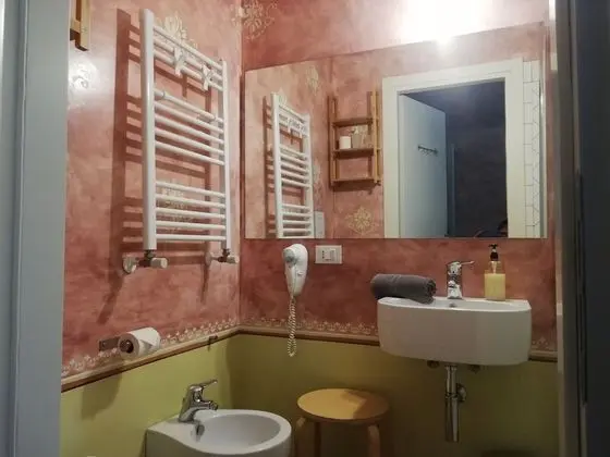 Design Tek Büyük veya İki Ayrı Yataklı Oda, Banyolu/Duşlu