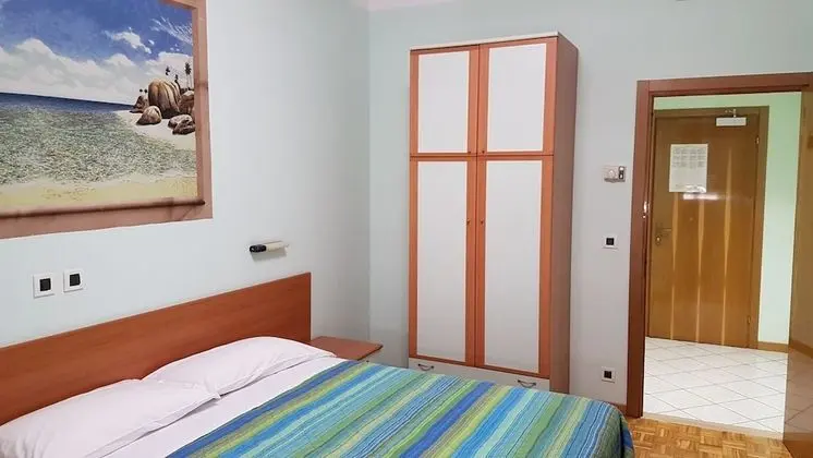 Üç Kişilik Oda